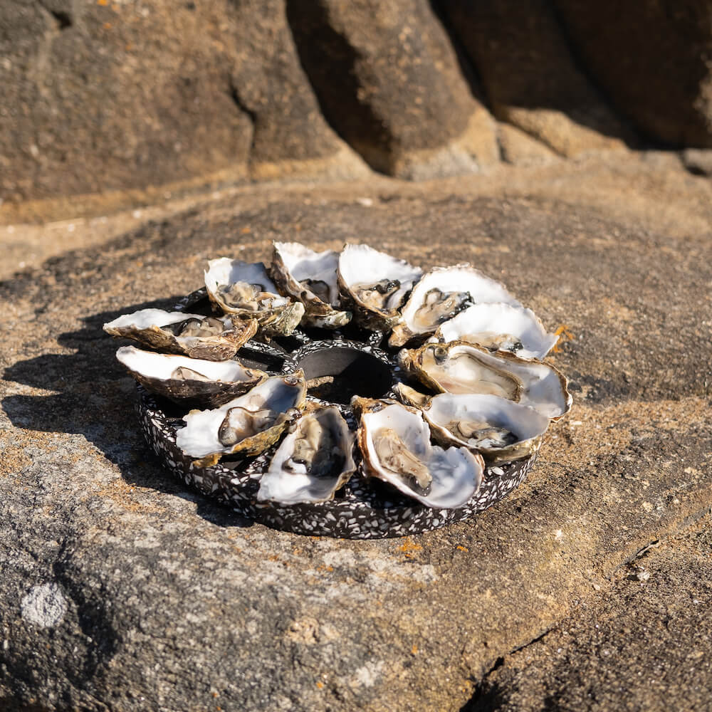 plateau a huitres helios la douzaine noir coquillages recycles malakio