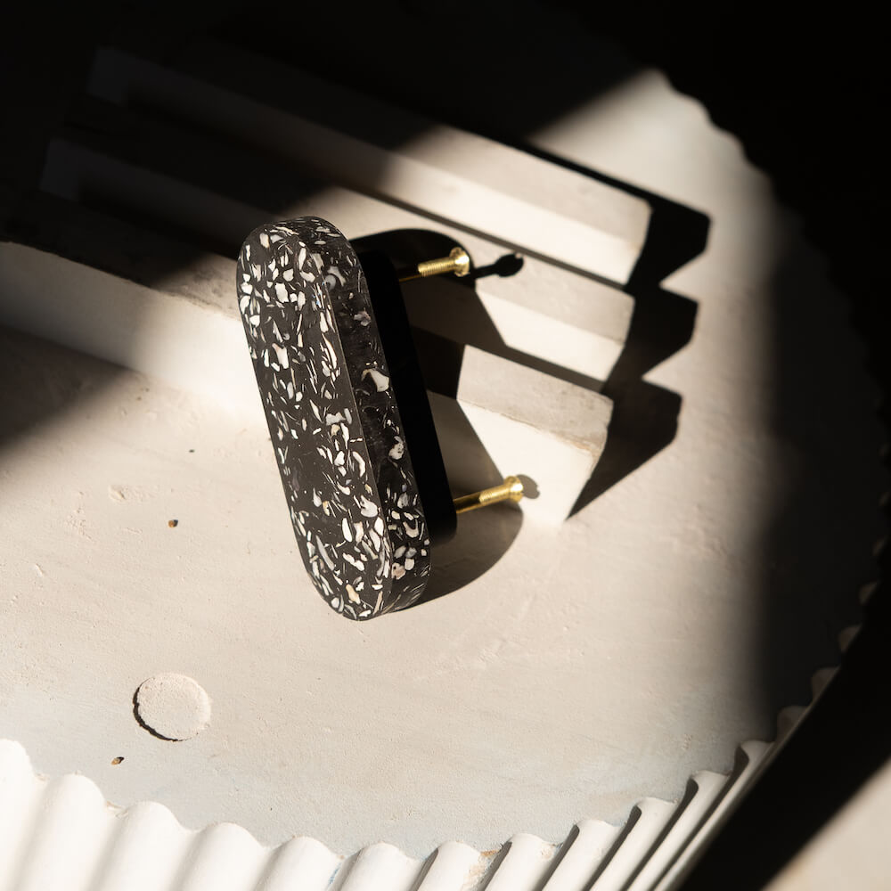 poignee de meuble loar noir coquillages recycles malakio