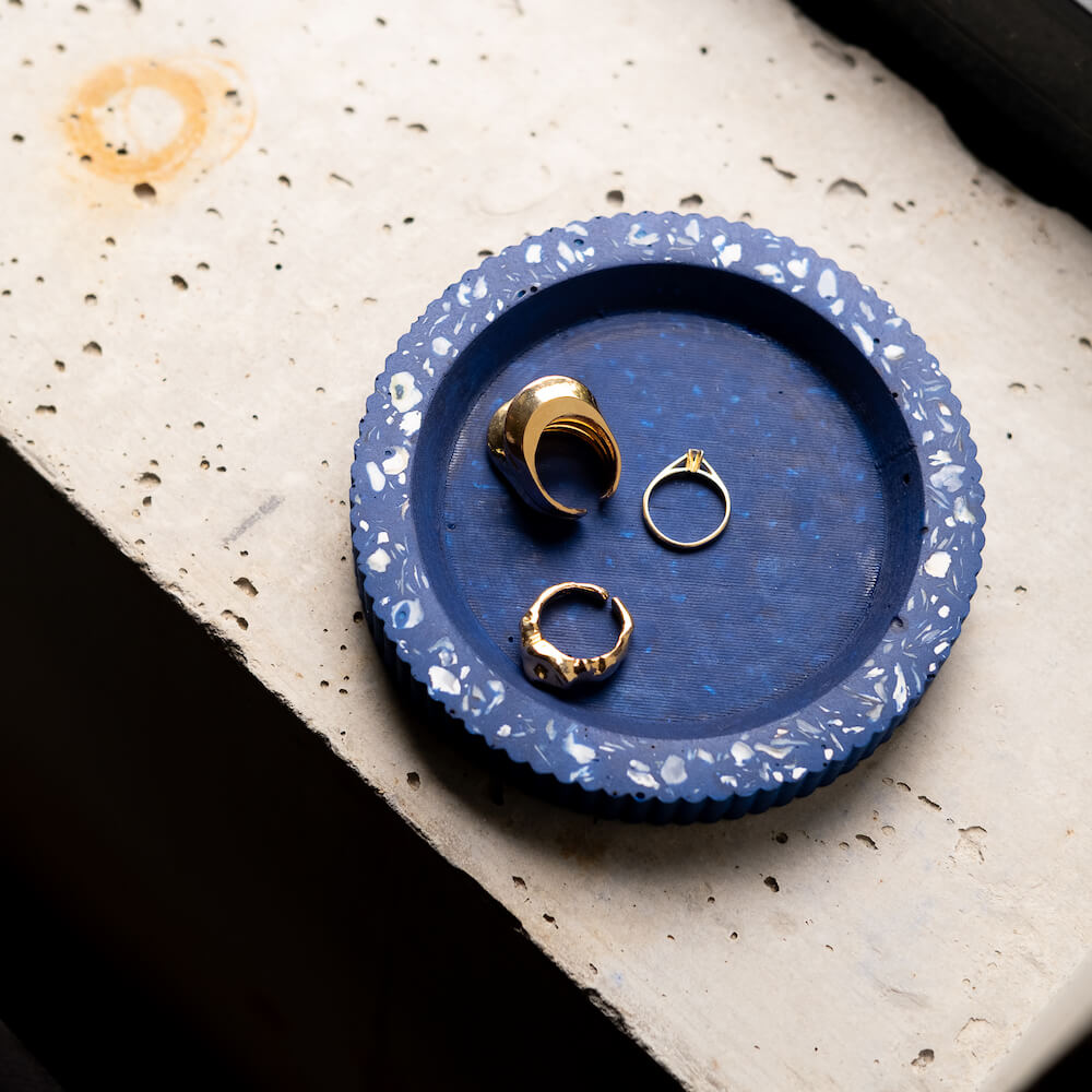 socle bouteille colosse bleu coquillages recycles malakio