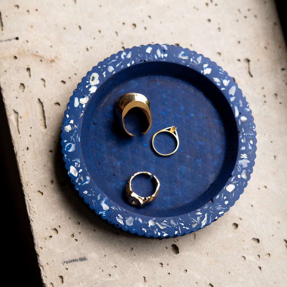 socle bouteille colosse bleu coquillages recycles malakio