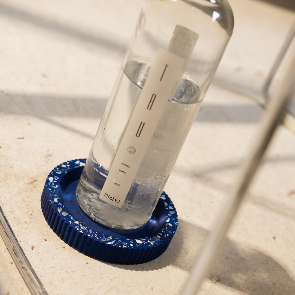 socle bouteille colosse bleu coquillages recycles malakio