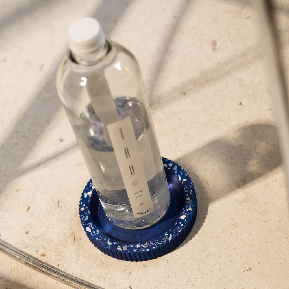 socle bouteille colosse bleu coquillages recycles malakio