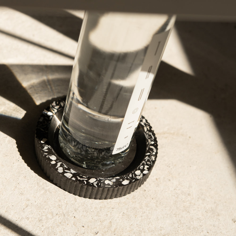 socle de bouteille colosse noir coquillages recycles malakio