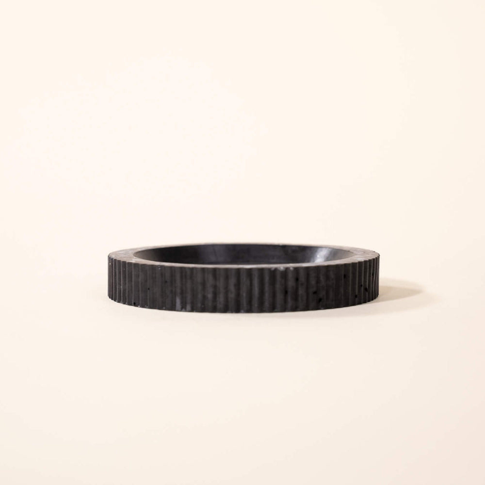 socle bouteille colosse noir coquillages recycles malakio