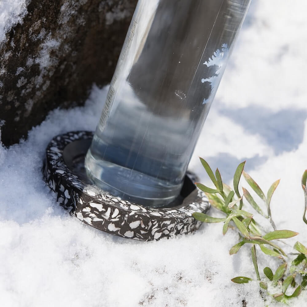 socle de bouteille helios noir coquillages recycles malakio hiver