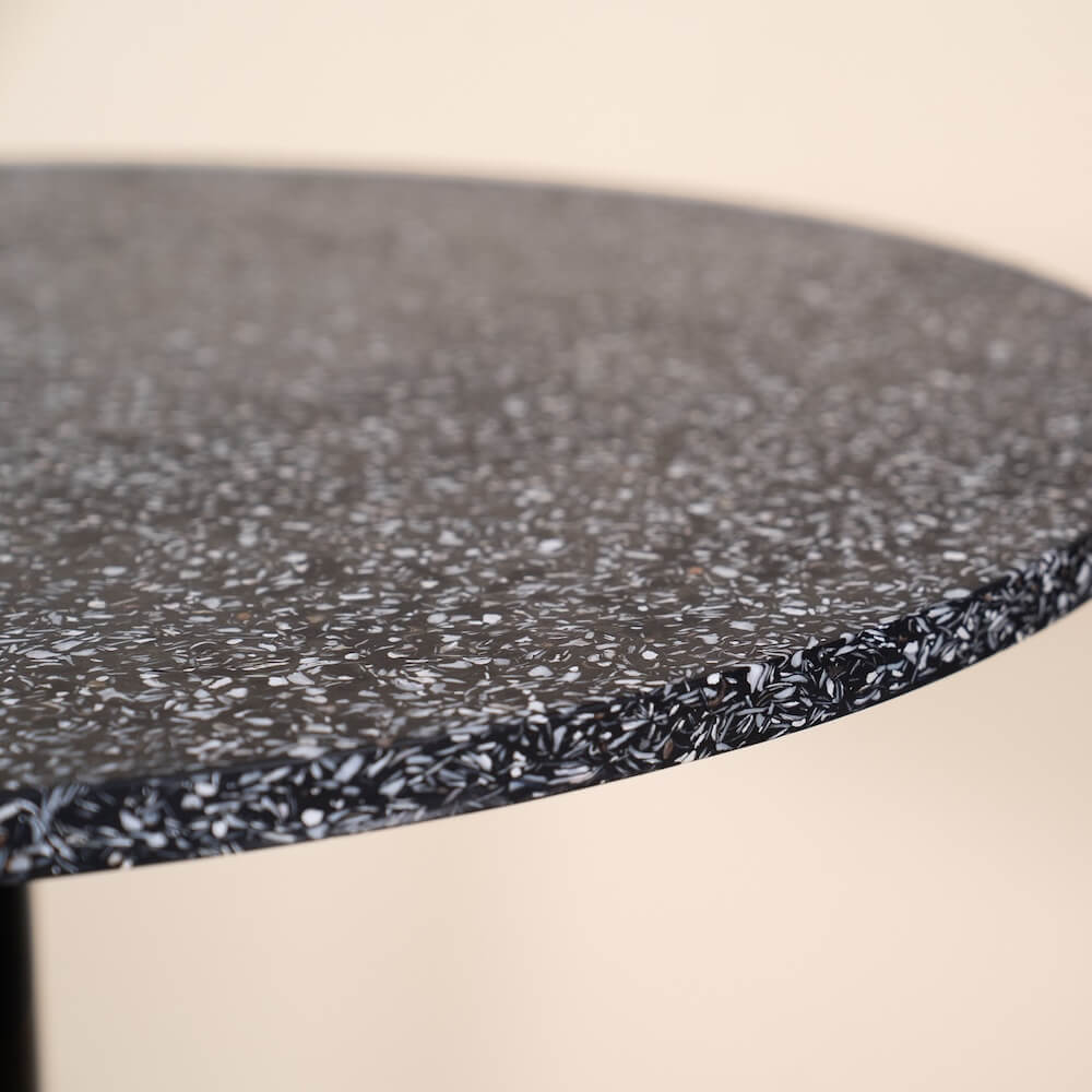 table bistrot iroise noir coquillages recycles malakio